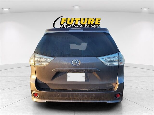 2020 Toyota Sienna SE Roseville CA