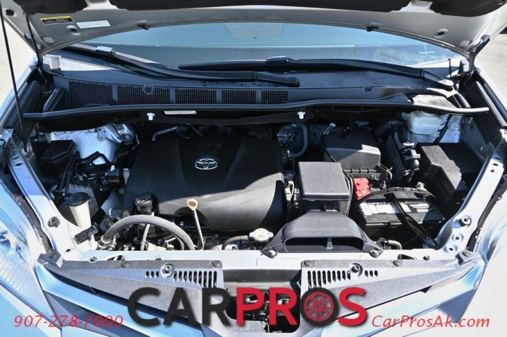 2020 Toyota Sienna XLE - 3.5L V6 - Automatic - All Wheel Drive - Front Power Leather Seats - Power Windows & Door Locks - Bluetooth - Navigation - Backup Camera - Sunroof - 3rd Row Seeating - 1 Owner Anchorage AK
