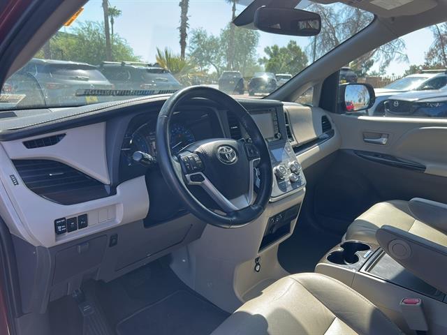 2020 Toyota Sienna XLE 8-Passenger Mesa AZ