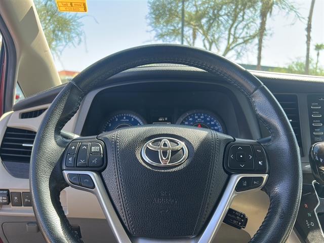 2020 Toyota Sienna XLE 8-Passenger Mesa AZ