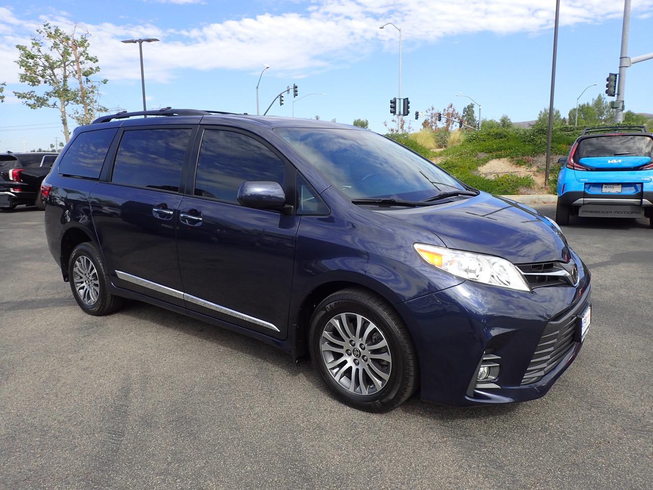 2020 Toyota Sienna XLE
