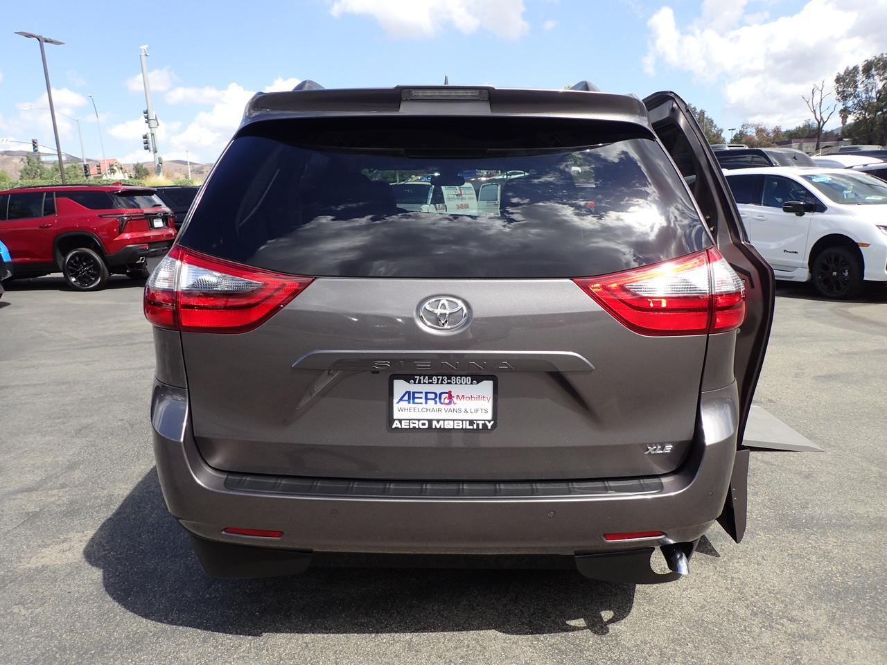 2020 Toyota Sienna XLE Anaheim CA