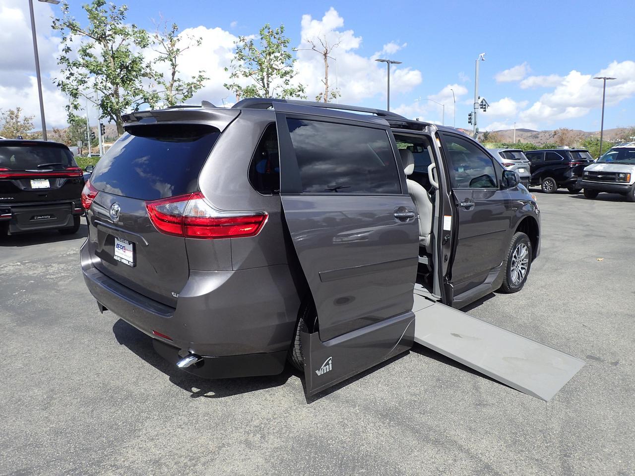 2020 Toyota Sienna XLE Anaheim CA