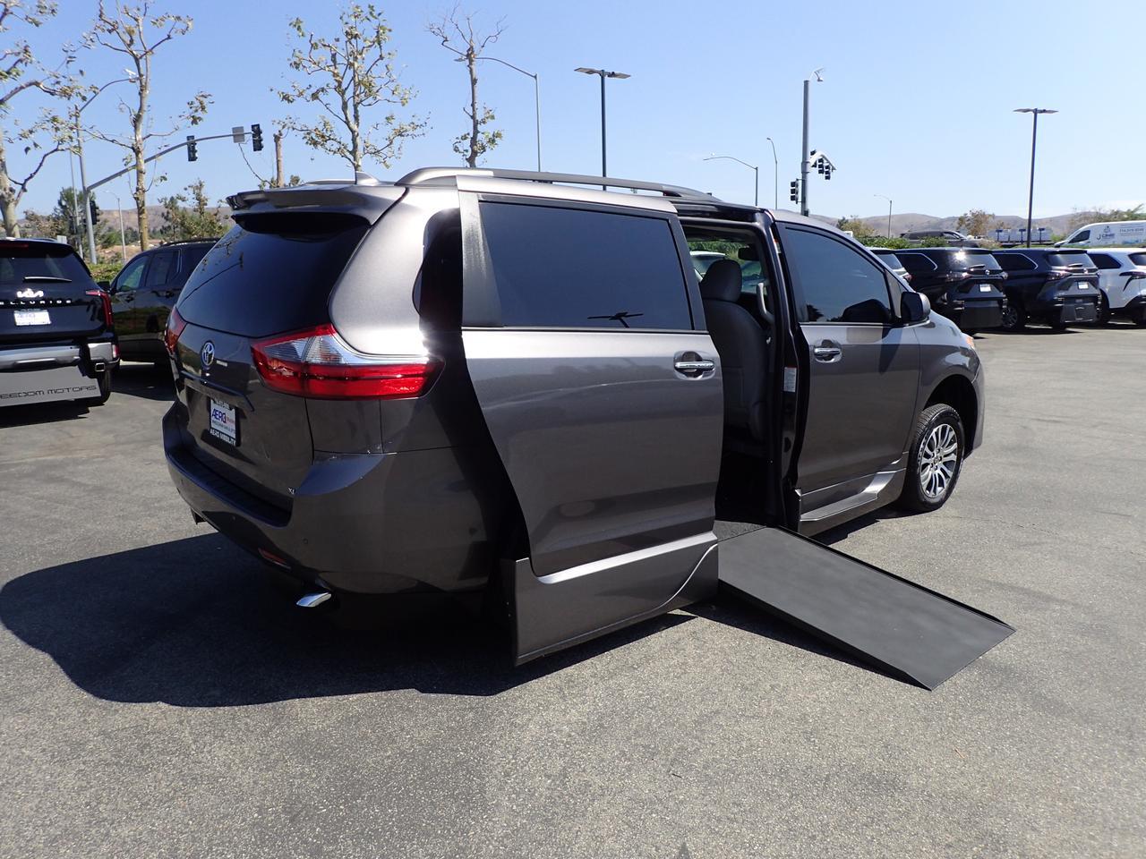 2020 Toyota Sienna XLE Anaheim CA