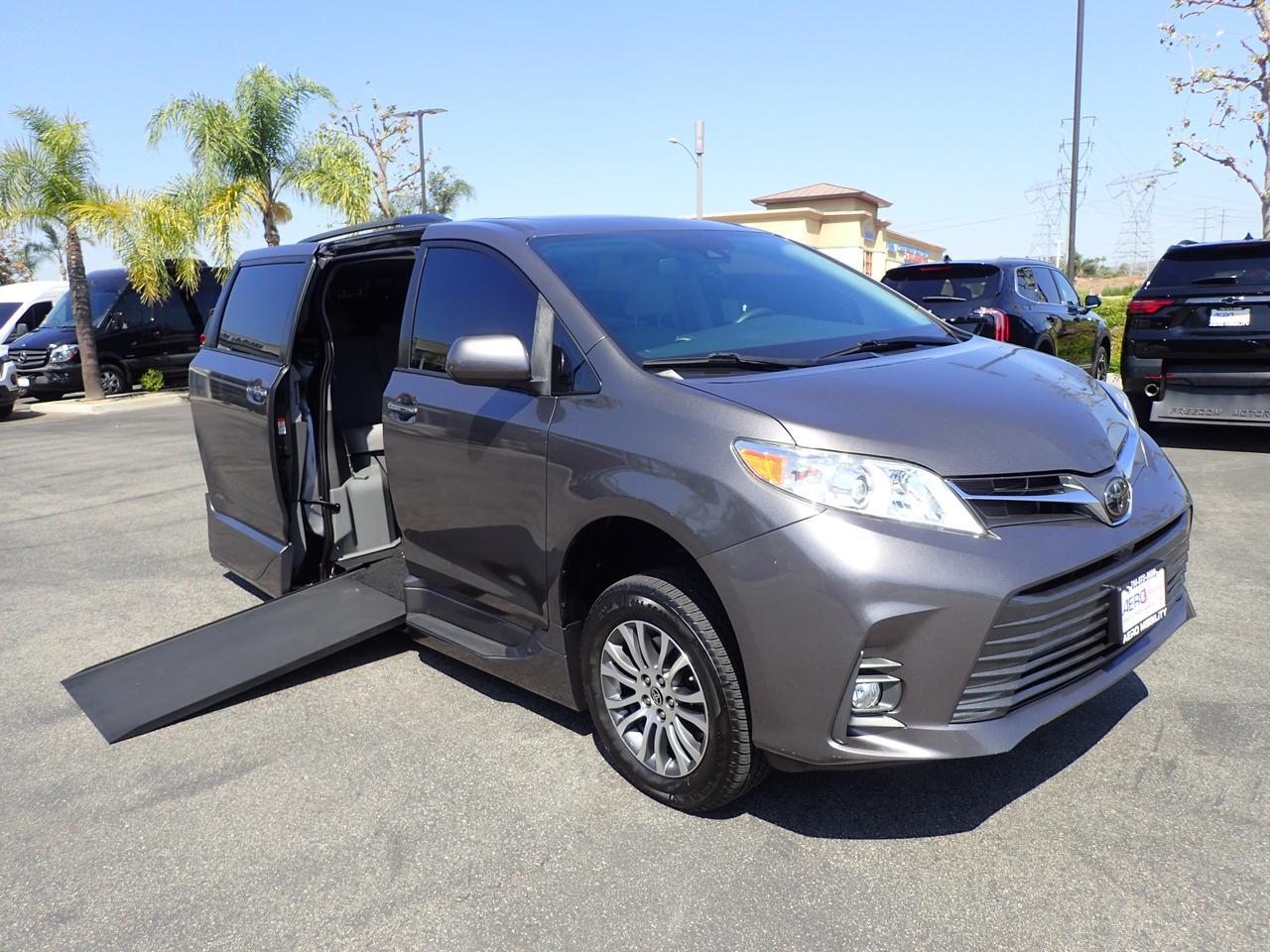 2020 Toyota Sienna XLE Anaheim CA