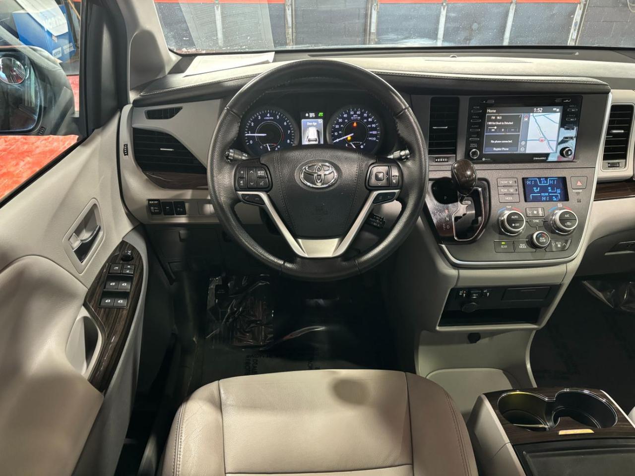 2020 Toyota Sienna XLE Franklin OH
