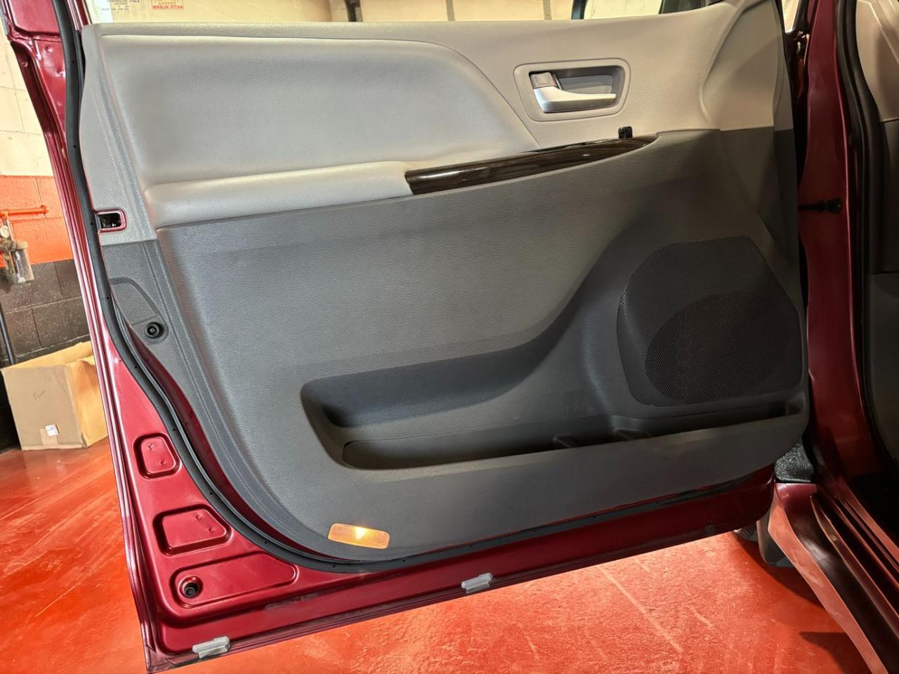 2020 Toyota Sienna XLE Franklin OH