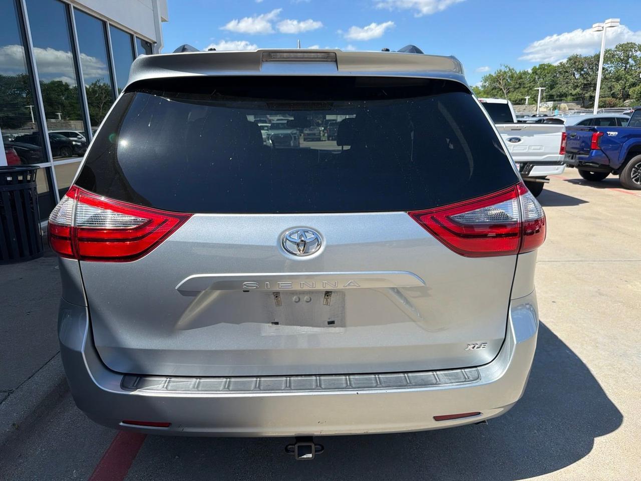 2020 Toyota Sienna XLE Hurst TX