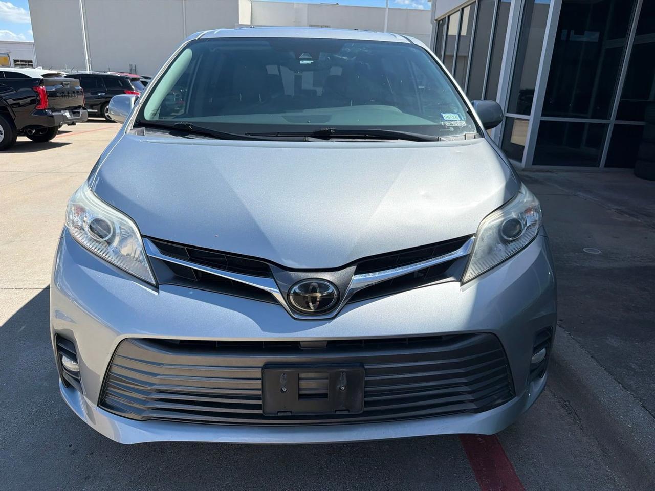 2020 Toyota Sienna XLE Hurst TX