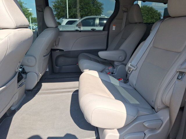 2020 Toyota Sienna XLE Hurst TX