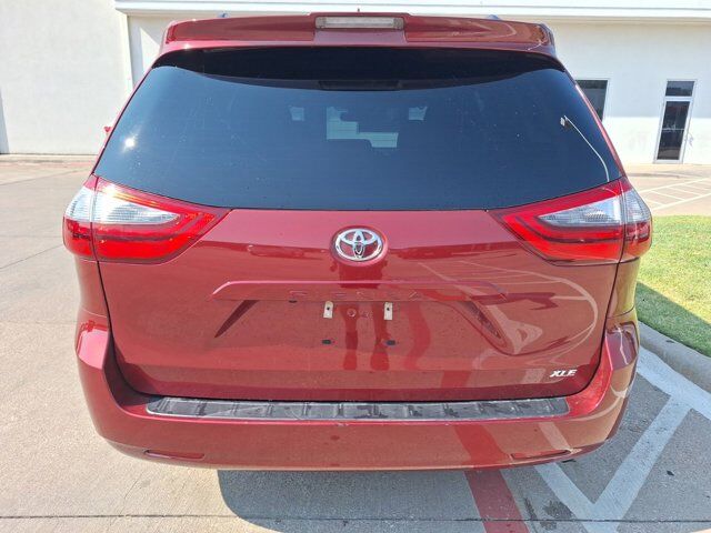 2020 Toyota Sienna XLE Hurst TX