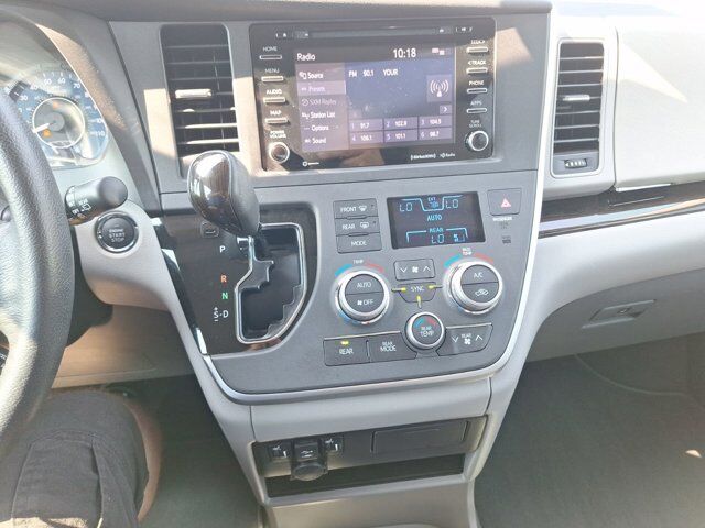 2020 Toyota Sienna XLE Hurst TX
