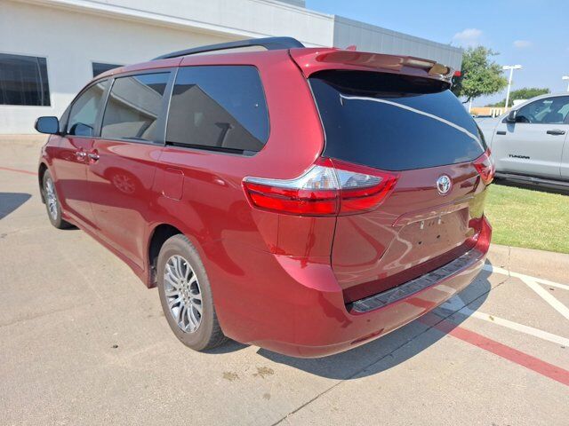 2020 Toyota Sienna XLE Hurst TX