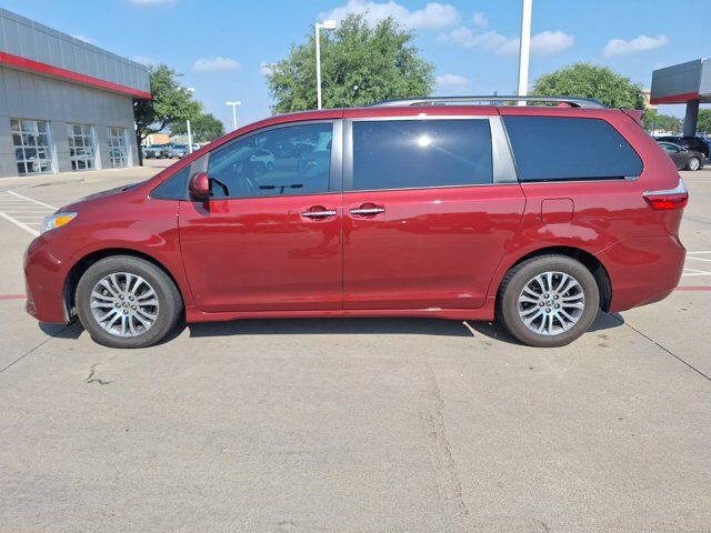 2020 Toyota Sienna XLE Hurst TX