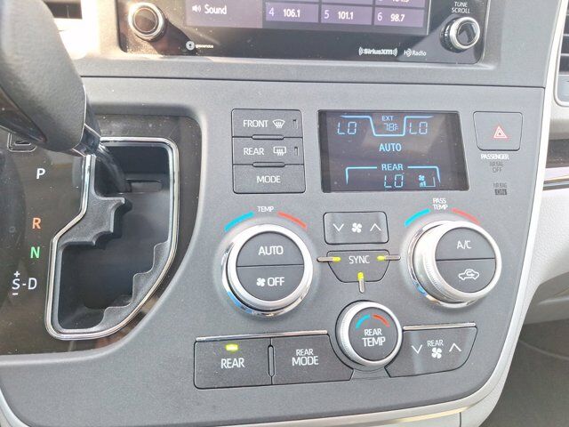 2020 Toyota Sienna XLE Hurst TX