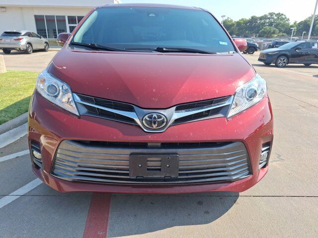 2020 Toyota Sienna XLE Hurst TX