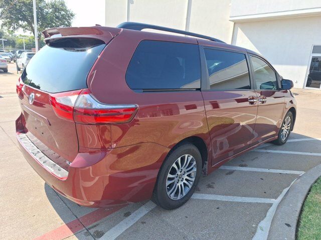 2020 Toyota Sienna XLE Hurst TX