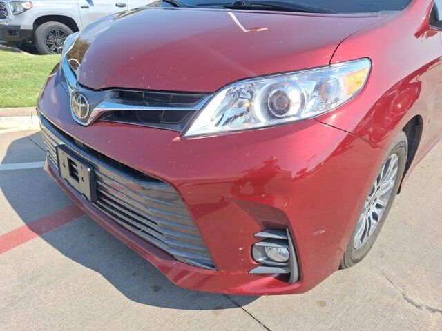 2020 Toyota Sienna XLE Hurst TX