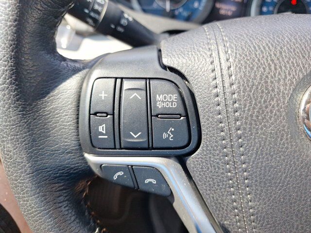 2020 Toyota Sienna XLE Hurst TX