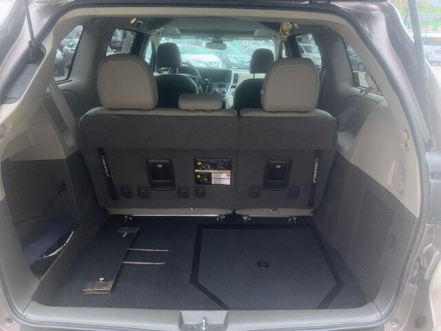 2020 Toyota Sienna XLE Premium North Versailles PA