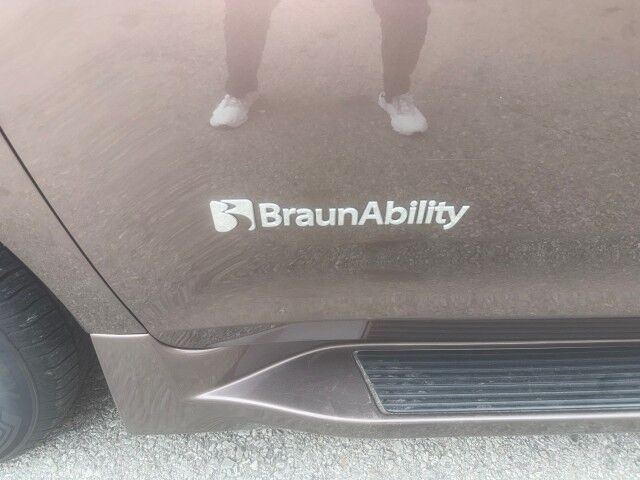 2020 Toyota Sienna XLE Premium