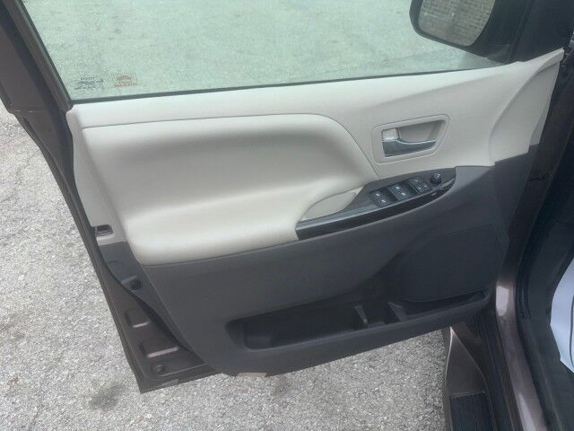 2020 Toyota Sienna XLE Premium North Versailles PA