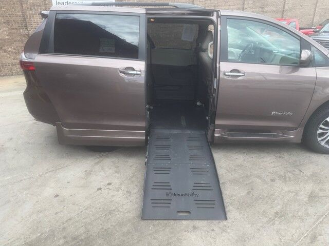 2020 Toyota Sienna XLE Premium North Versailles PA