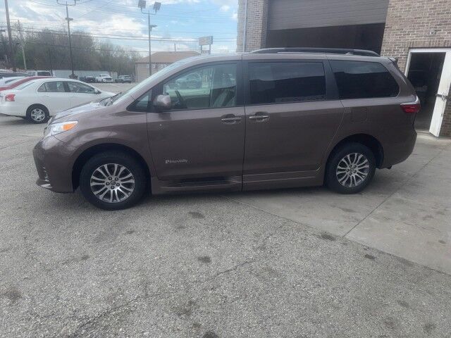 2020 Toyota Sienna XLE Premium