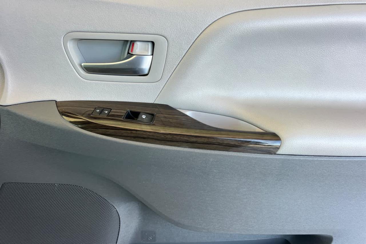 2020 Toyota Sienna XLE Premium Roseville CA