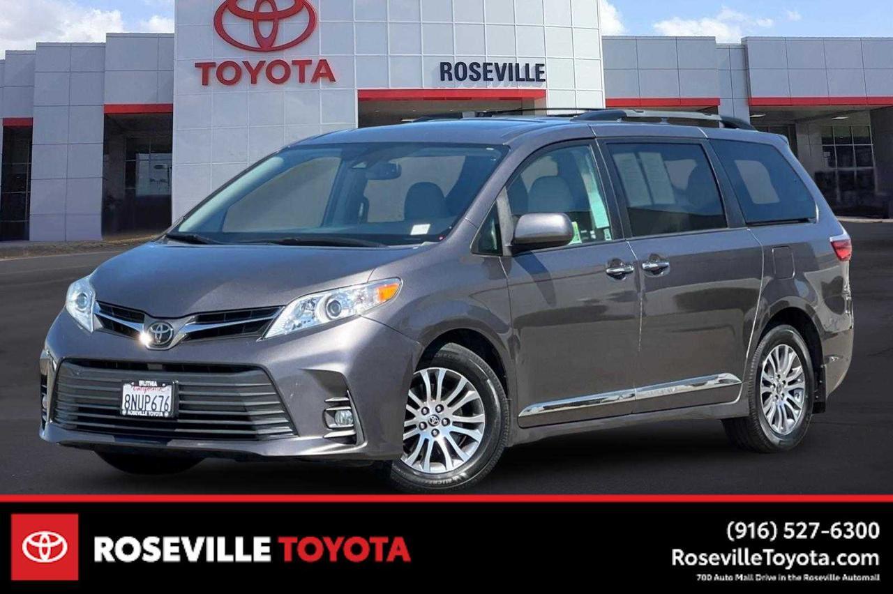 2020 Toyota Sienna XLE Premium