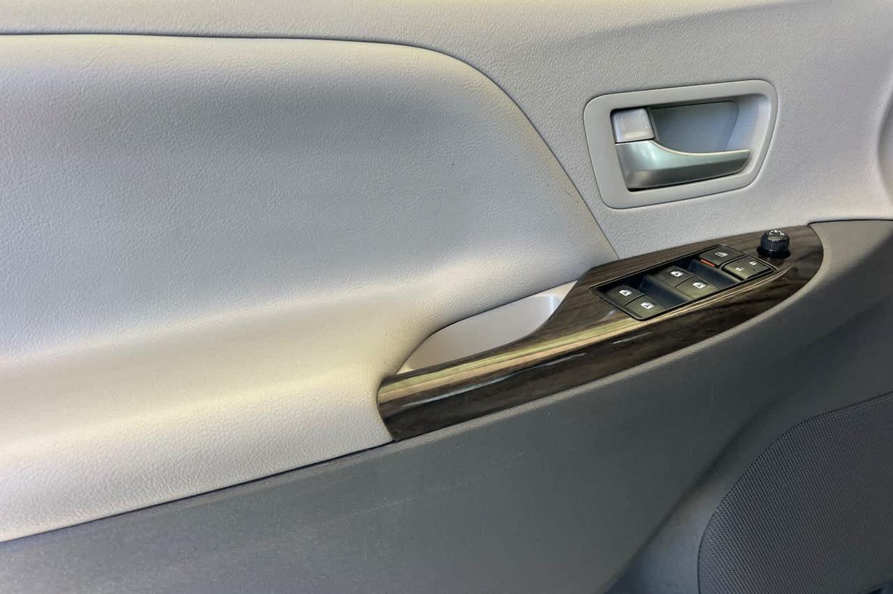 2020 Toyota Sienna XLE Premium Roseville CA
