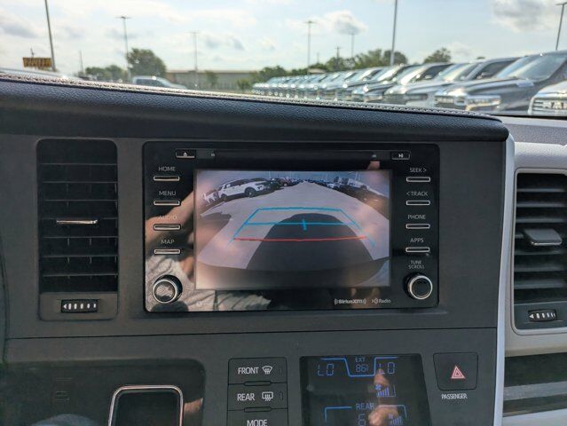 2020 Toyota Sienna XLE Premium Castroville TX
