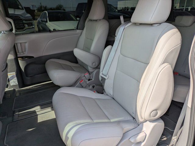 2020 Toyota Sienna XLE Premium Castroville TX
