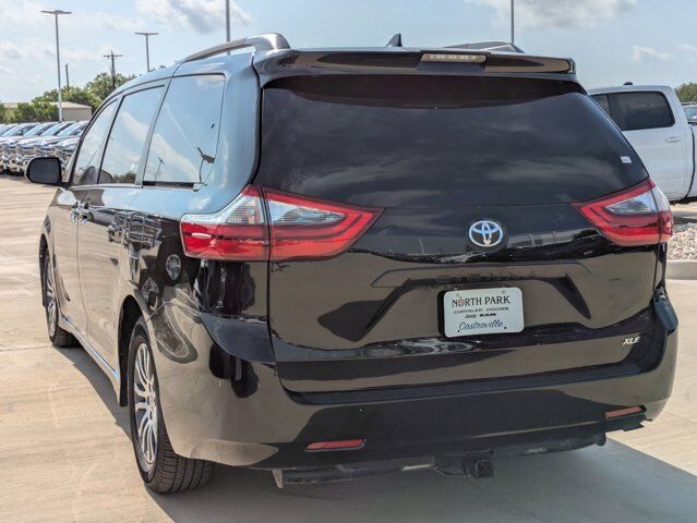 2020 Toyota Sienna XLE Premium Castroville TX
