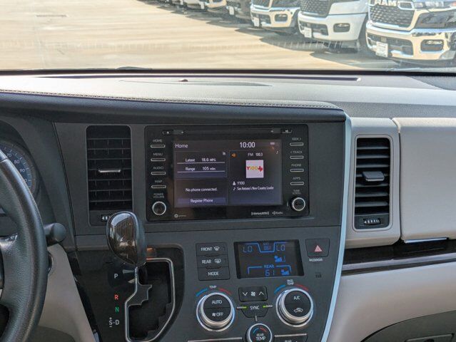 2020 Toyota Sienna XLE Premium Castroville TX