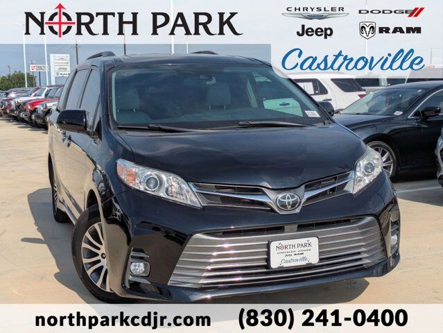 2020 Toyota Sienna XLE Premium Castroville TX