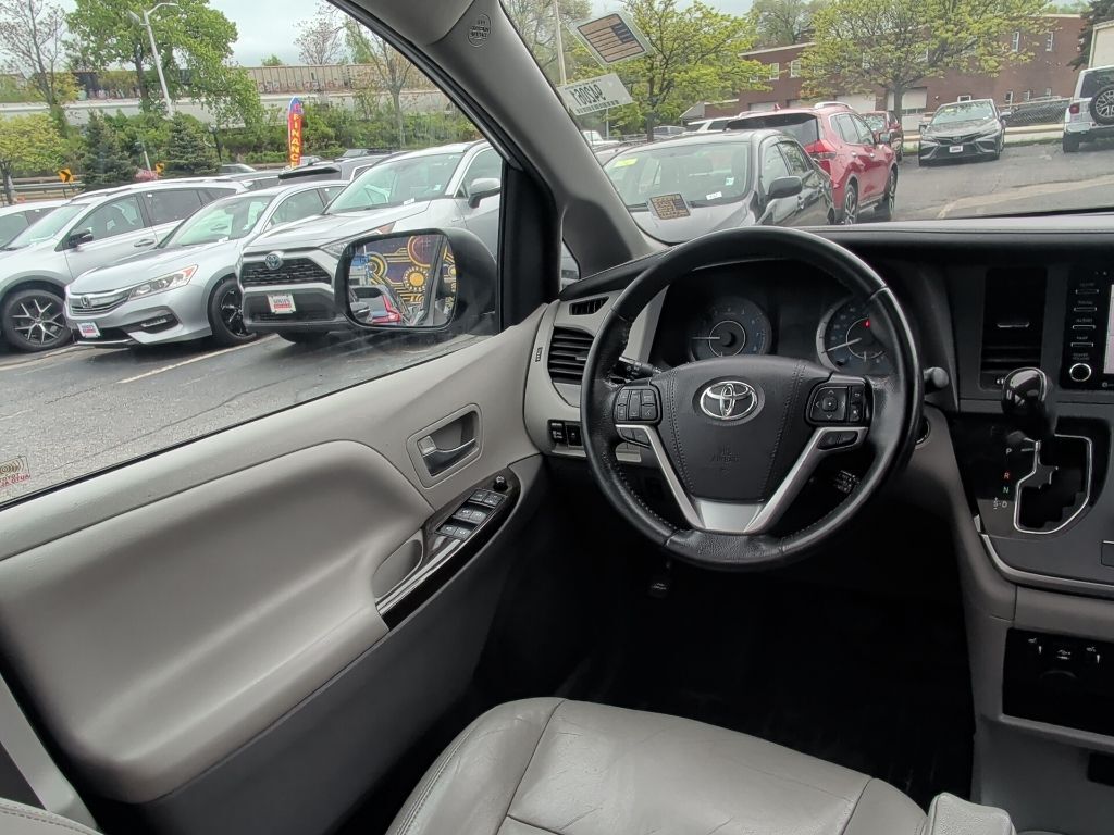 2020 Toyota Sienna XLE Premium Worcester MA