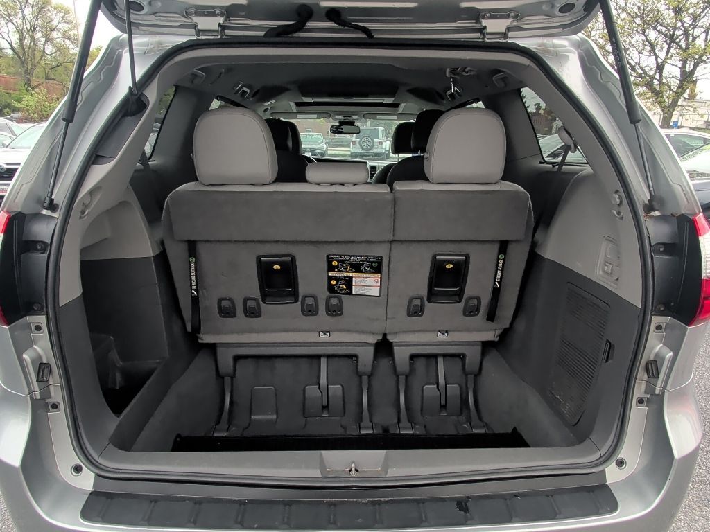 2020 Toyota Sienna XLE Premium Worcester MA