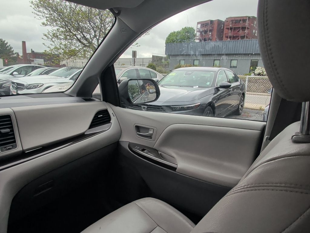 2020 Toyota Sienna XLE Premium Worcester MA