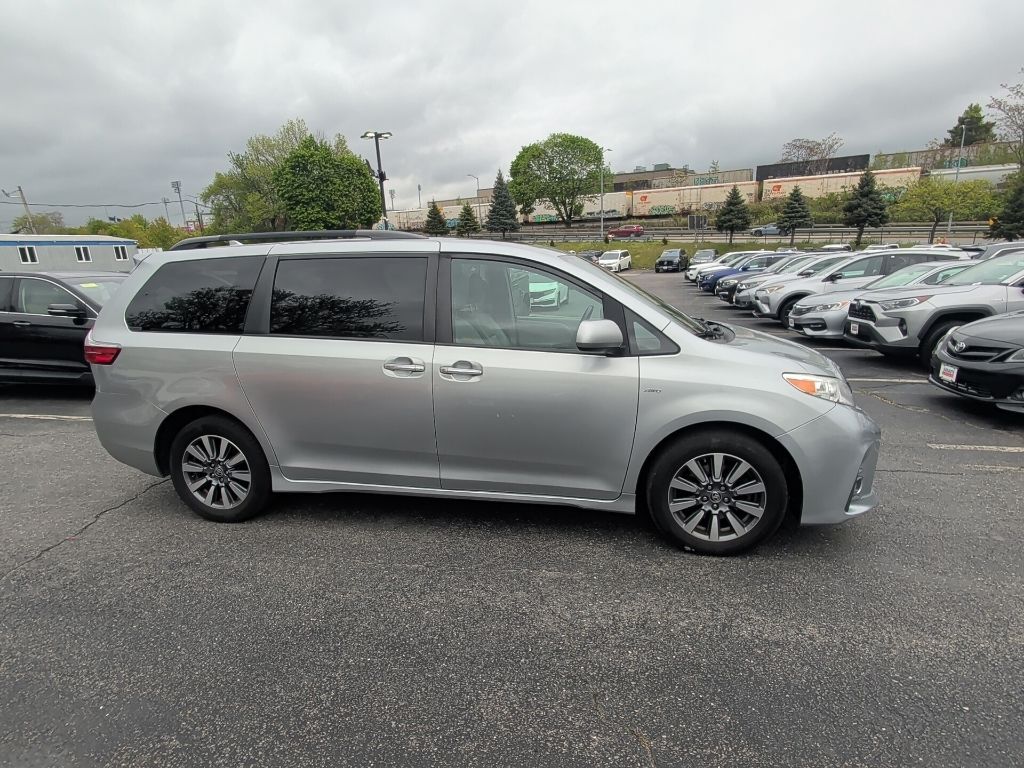 2020 Toyota Sienna XLE Premium Worcester MA