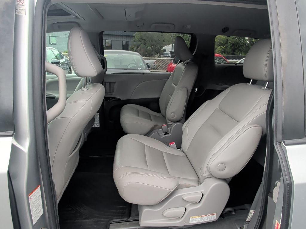 2020 Toyota Sienna XLE Premium Worcester MA
