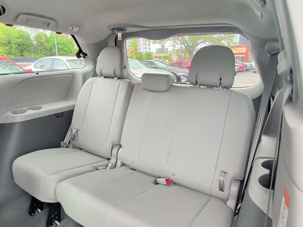 2020 Toyota Sienna XLE Premium Worcester MA