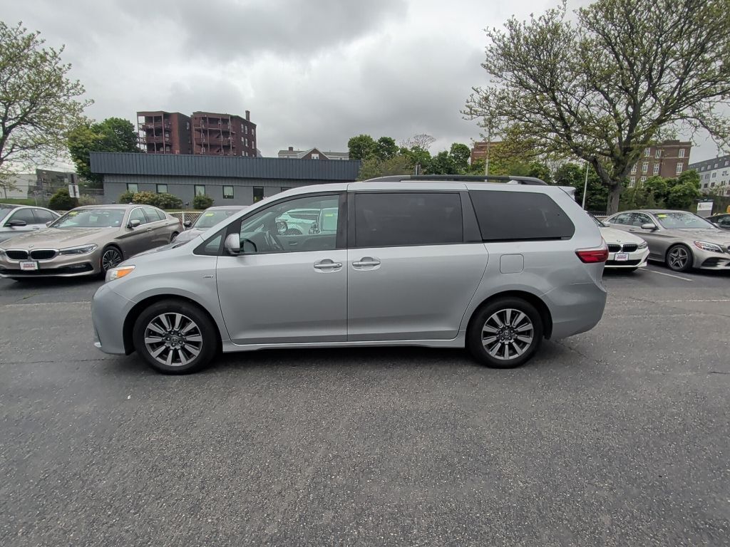 2020 Toyota Sienna XLE Premium Worcester MA