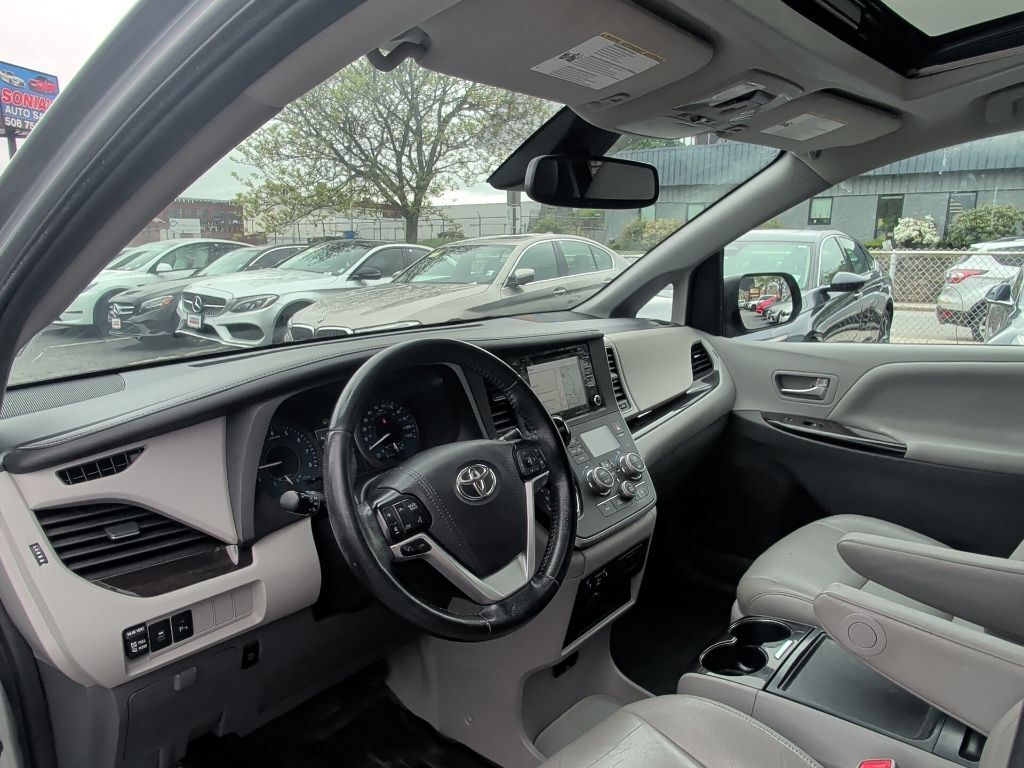 2020 Toyota Sienna XLE Premium Worcester MA