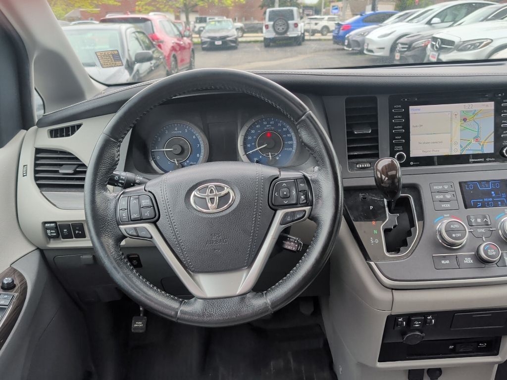 2020 Toyota Sienna XLE Premium Worcester MA