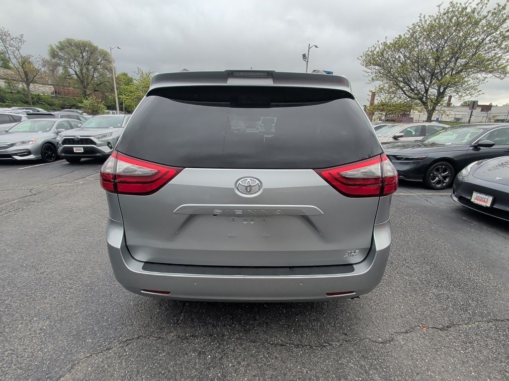 2020 Toyota Sienna XLE Premium Worcester MA