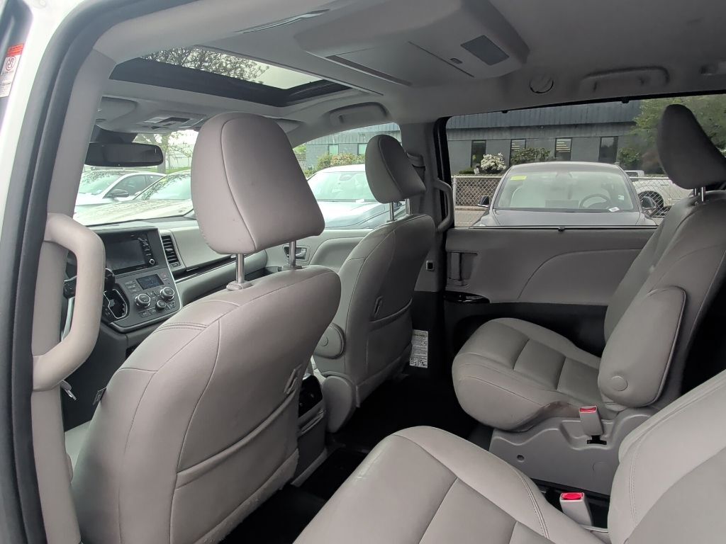 2020 Toyota Sienna XLE Premium Worcester MA