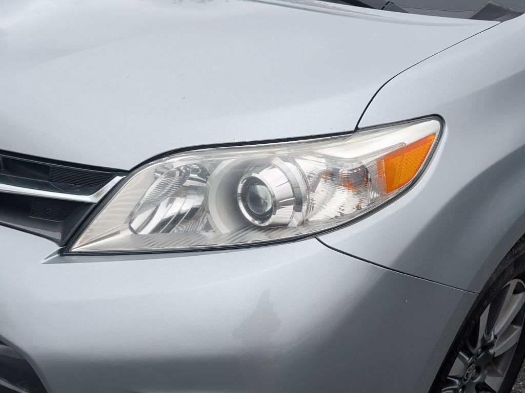 2020 Toyota Sienna XLE Premium