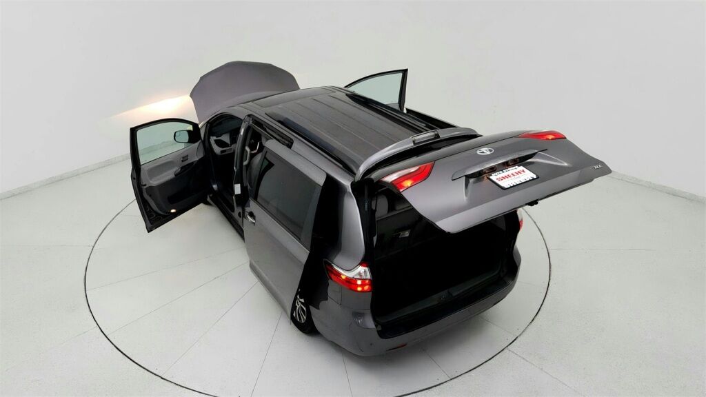 2020 Toyota Sienna XLE Premium Laurel MD