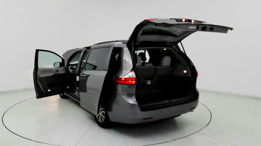 2020 Toyota Sienna XLE Premium Laurel MD
